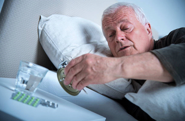 Người cao tuổi dễ bị mất ngủ do thiếu hụt HGH